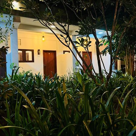 Double Mango Villa Катунаяка Екстер'єр фото